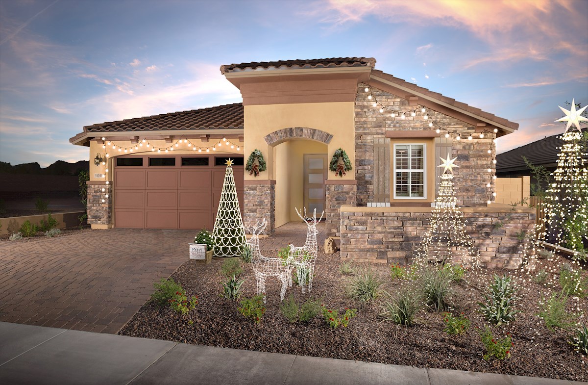 desert front yard landscape with holiday décor 