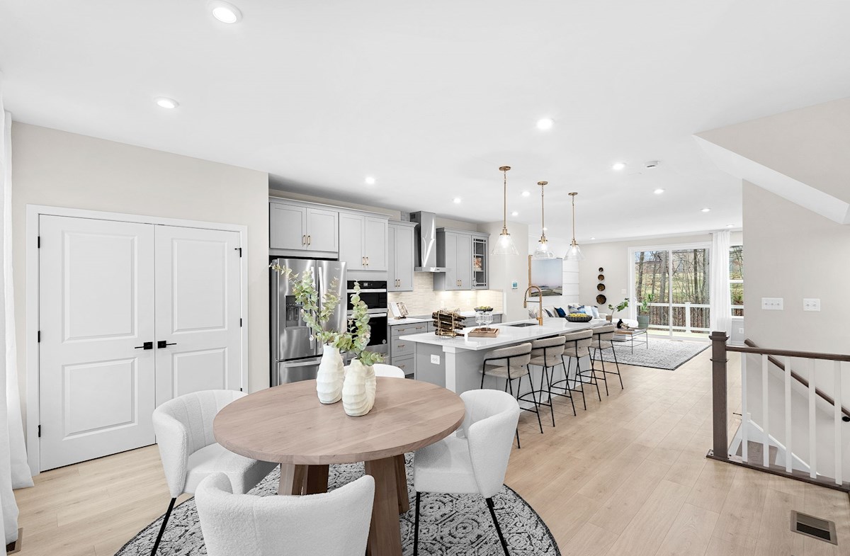 dining area with access to the kitchen